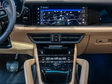 Porsche Cayenne E-Hybrid darkolive Beige Massage HeadUp 22