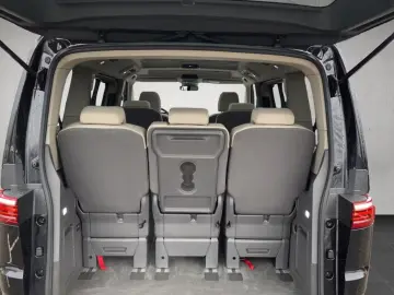 Volkswagen T7 Multivan 2.0 TDI DSG AHK Panorama 7-Sitzer