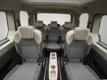 Volkswagen T7 Multivan 2.0 TDI DSG AHK Panorama 7-Sitzer