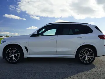 BMW X5 M50i PANO LASER SOFT-CLOSE H&K 360  AHK HuD