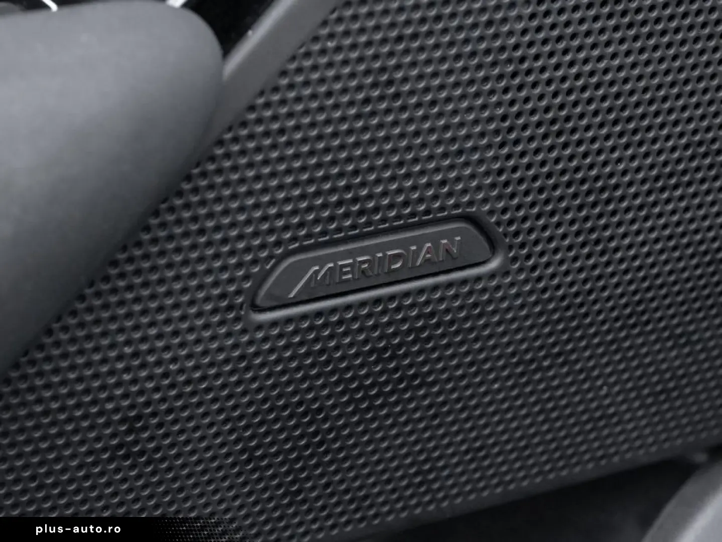 LAND ROVER Range Rover Velar P400e Dynamic SE