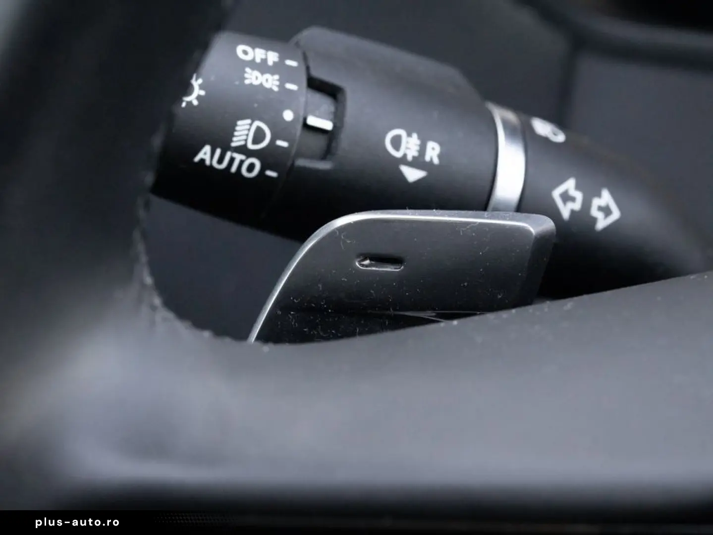 LAND ROVER Range Rover Velar P400e Dynamic SE