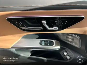 MERCEDES-BENZ CLE 300 e AMG PREM  Night Pano Digital&hellip;