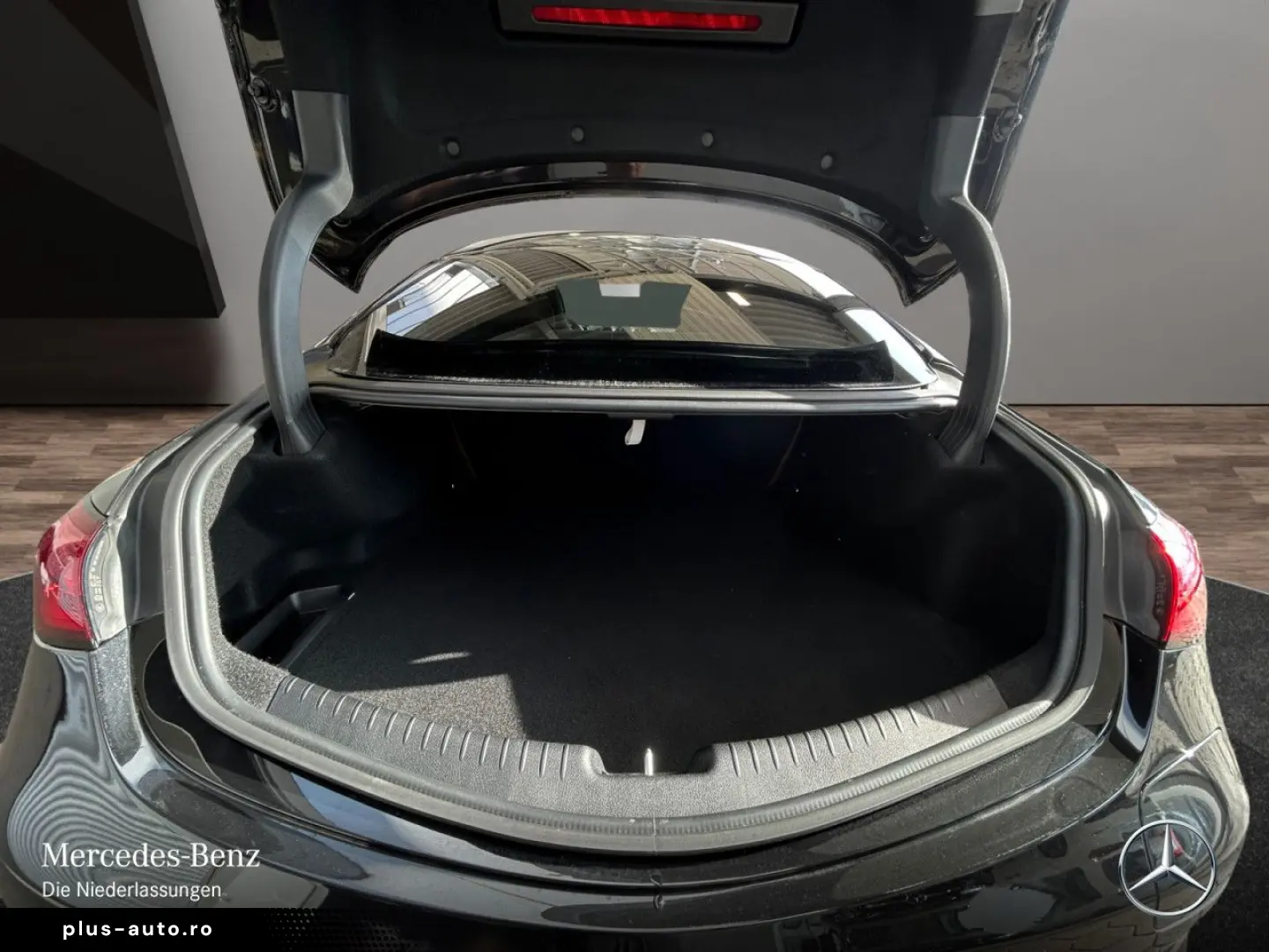 MERCEDES-BENZ CLE 300 e AMG PREM  Night Pano Digital&hellip;