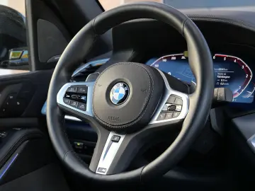 BMW X5xDr30d M-Sport DA  PA  Las.Pan.AHK.BLFT M-Sitz