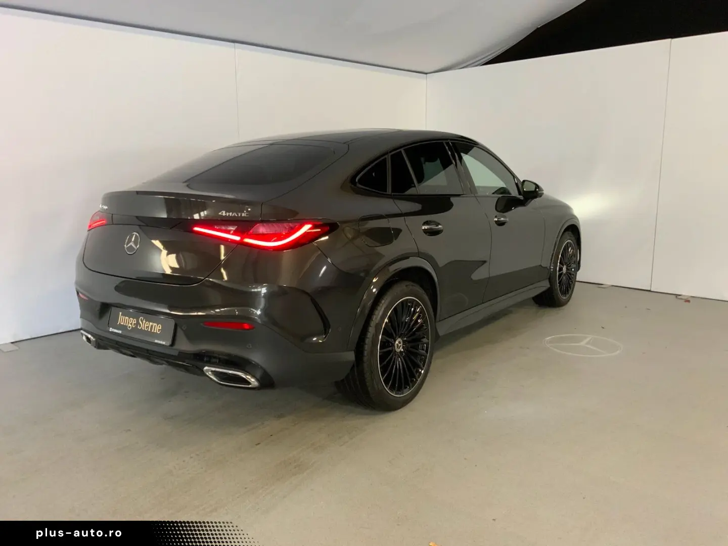 MERCEDES-BENZ GLC 200 4M Coupé AMG Night Pano HUD AHK DISTRO