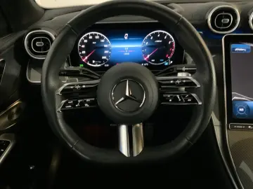 MERCEDES-BENZ GLC 200 4M Coupé AMG Night Pano HUD AHK DISTRO