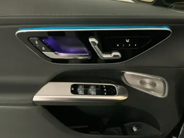 MERCEDES-BENZ GLC 200 4M Coupé AMG Night Pano HUD AHK DISTRO