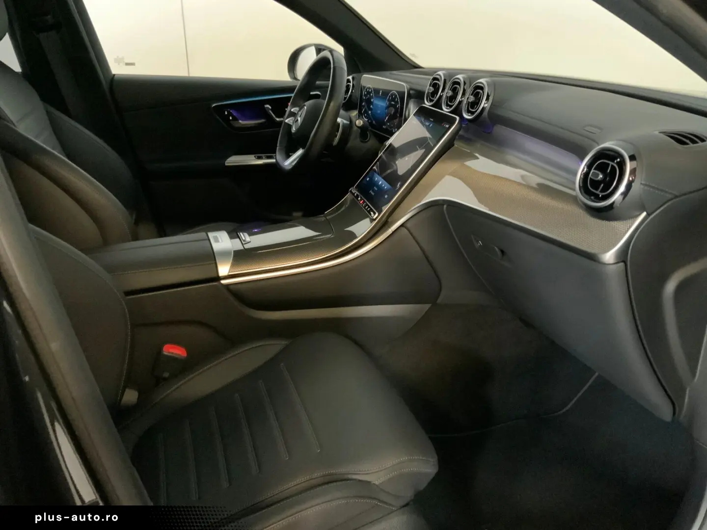 MERCEDES-BENZ GLC 200 4M Coupé AMG Night Pano HUD AHK DISTRO