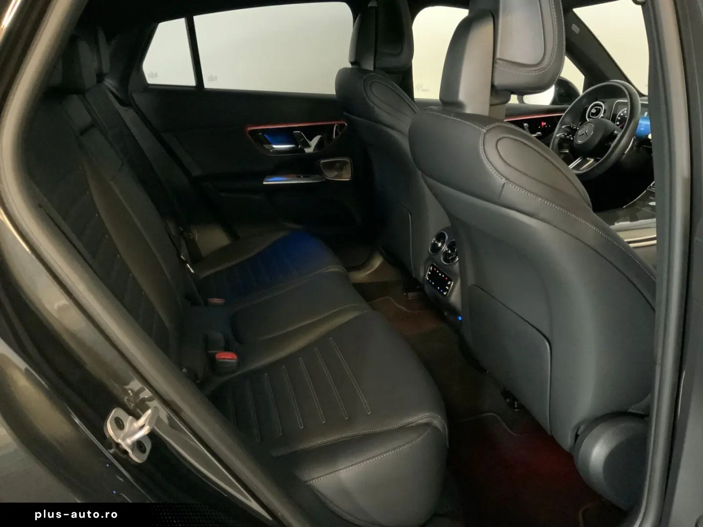 MERCEDES-BENZ GLC 200 4M Coupé AMG Night Pano HUD AHK DISTRO