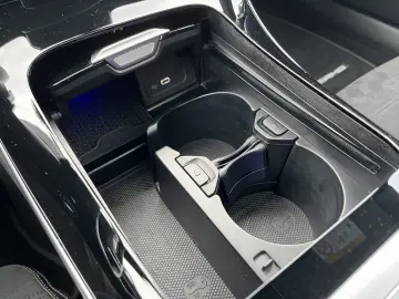 MERCEDES-BENZ CLE 200 AMG Line  PANO DIGLIGHT Winter NIGHT