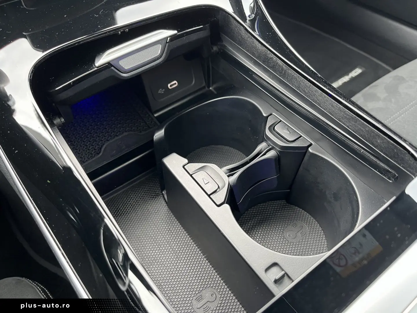 MERCEDES-BENZ CLE 200 AMG Line  PANO DIGLIGHT Winter NIGHT