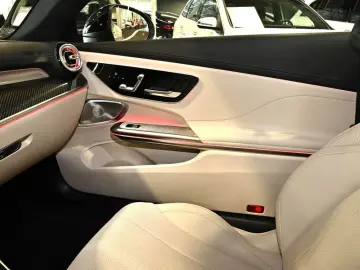 MERCEDES-BENZ CLE 200 Coupé AMG   LED Pano Navi