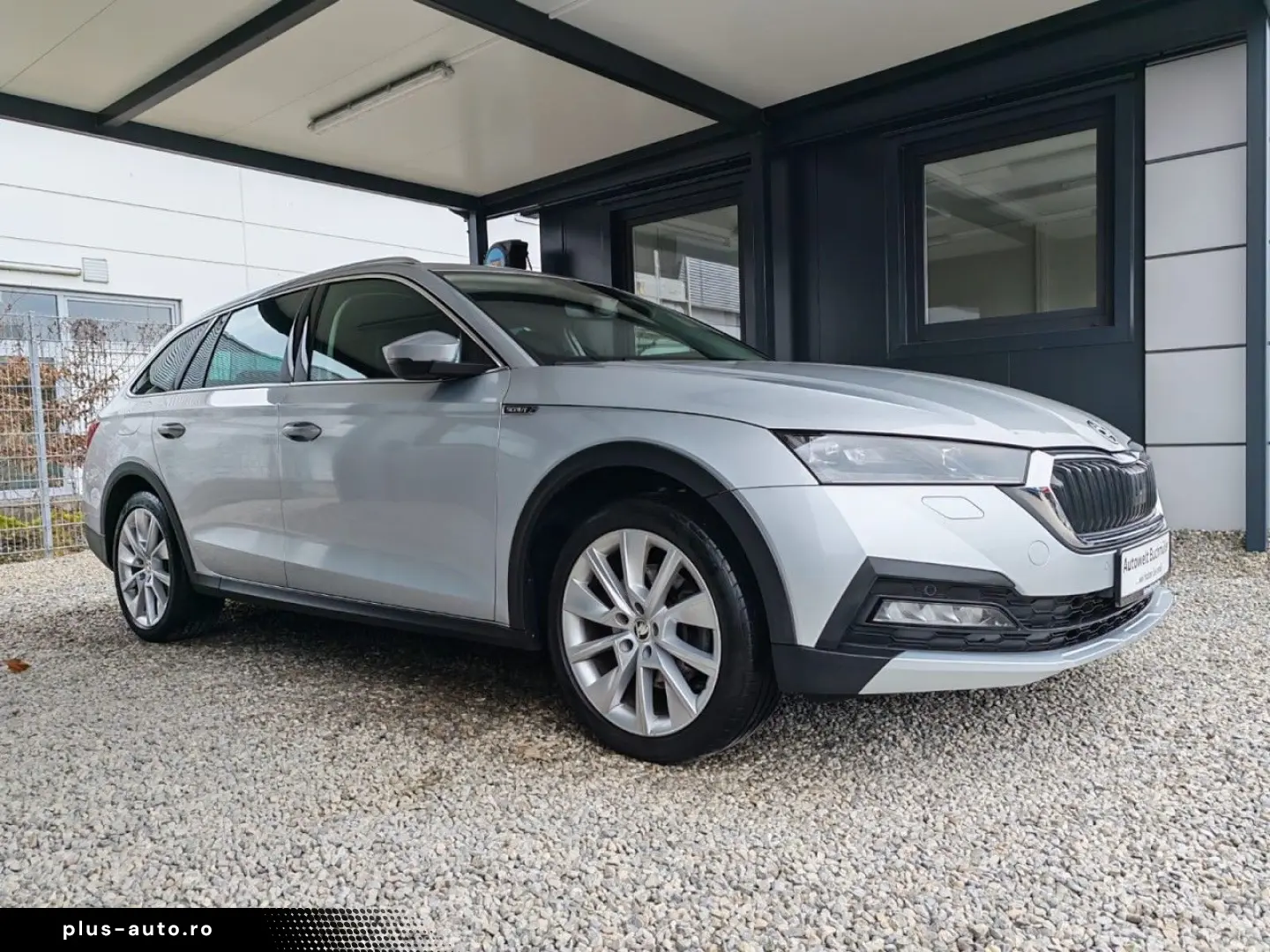 SKODA Octavia Scout 2.0 TDI DSG 4x4 LEDER AHK HUD LED