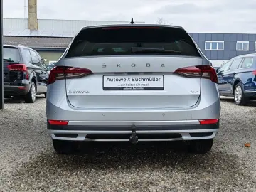 SKODA Octavia Scout 2.0 TDI DSG 4x4 LEDER AHK HUD LED