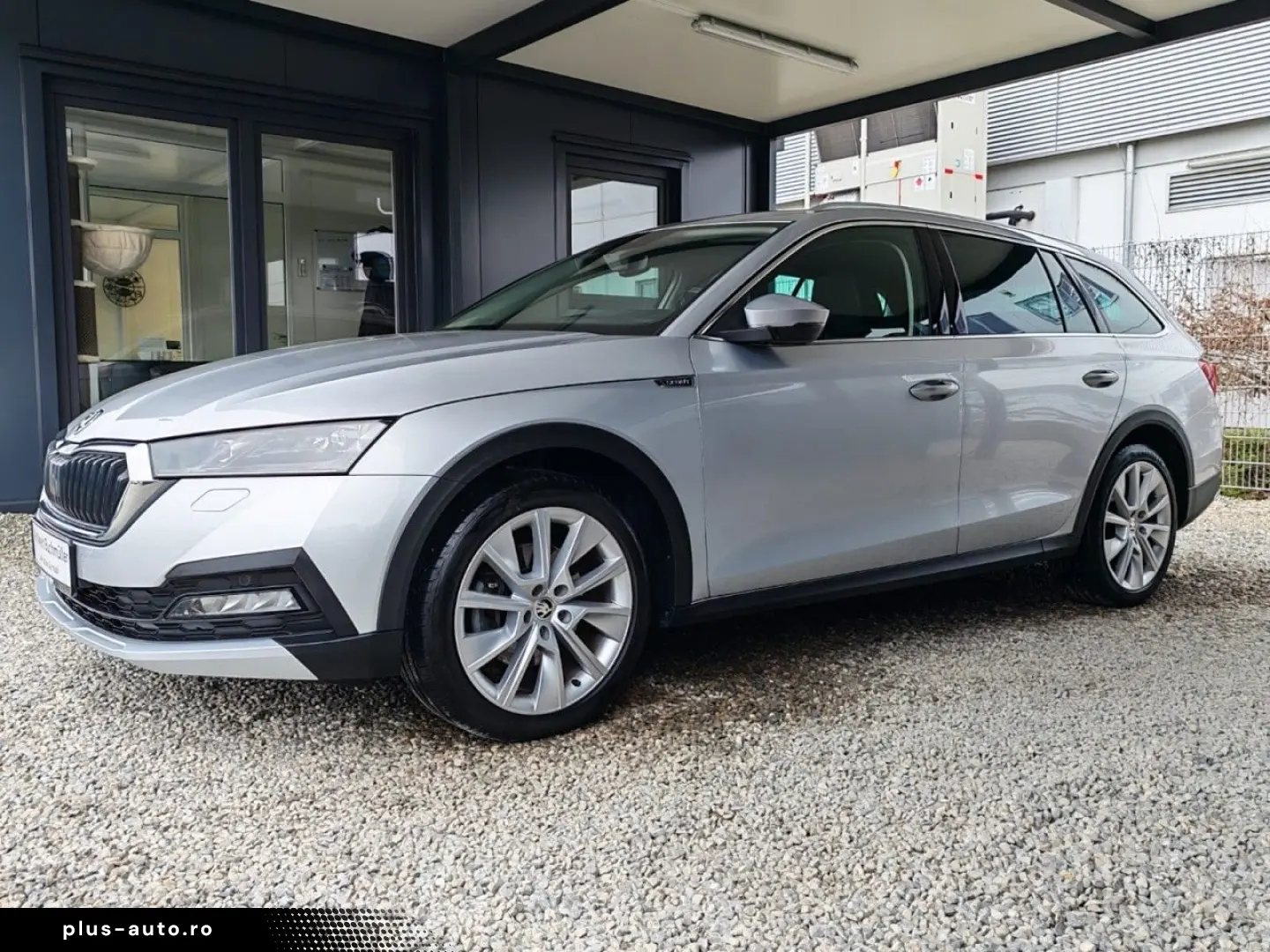 SKODA Octavia Scout 2.0 TDI DSG 4x4 LEDER AHK HUD LED