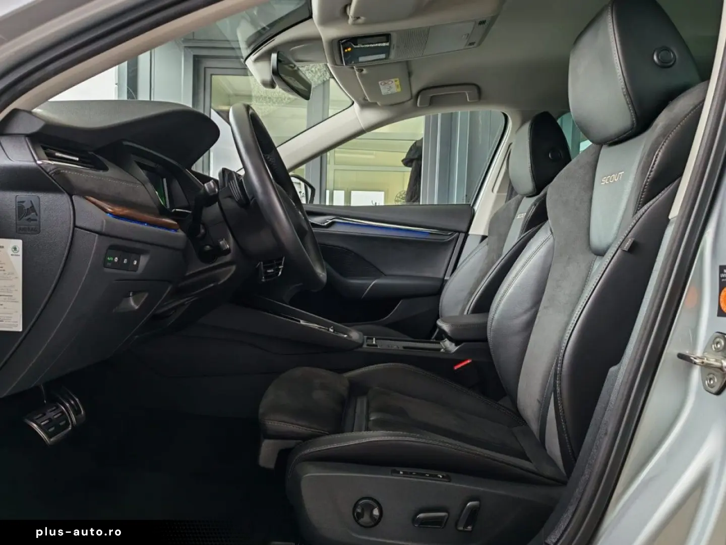 SKODA Octavia Scout 2.0 TDI DSG 4x4 LEDER AHK HUD LED