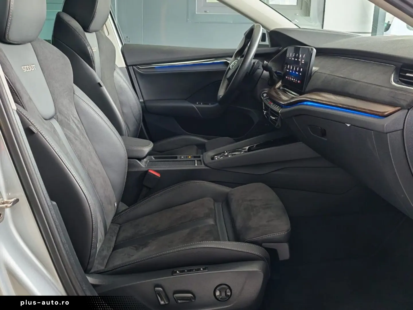 SKODA Octavia Scout 2.0 TDI DSG 4x4 LEDER AHK HUD LED