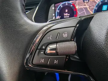 SKODA Octavia Scout 2.0 TDI DSG 4x4 LEDER AHK HUD LED