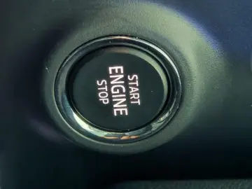 SKODA Octavia Scout 2.0 TDI DSG 4x4 LEDER AHK HUD LED