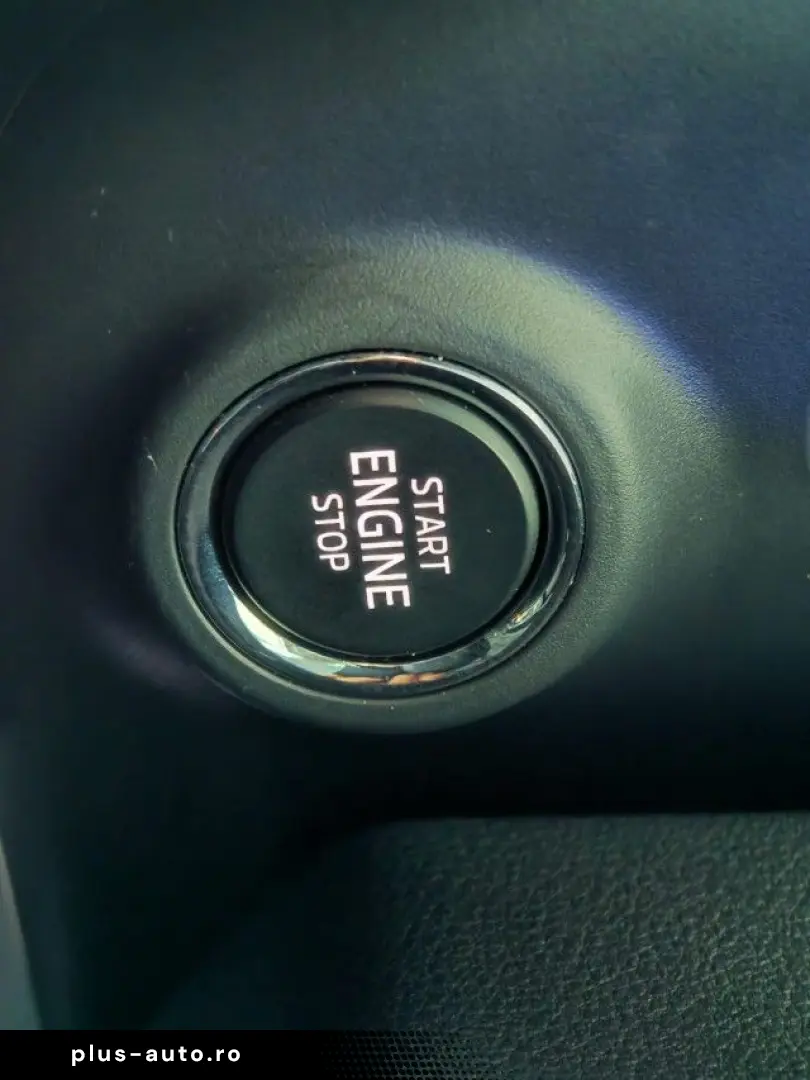 SKODA Octavia Scout 2.0 TDI DSG 4x4 LEDER AHK HUD LED