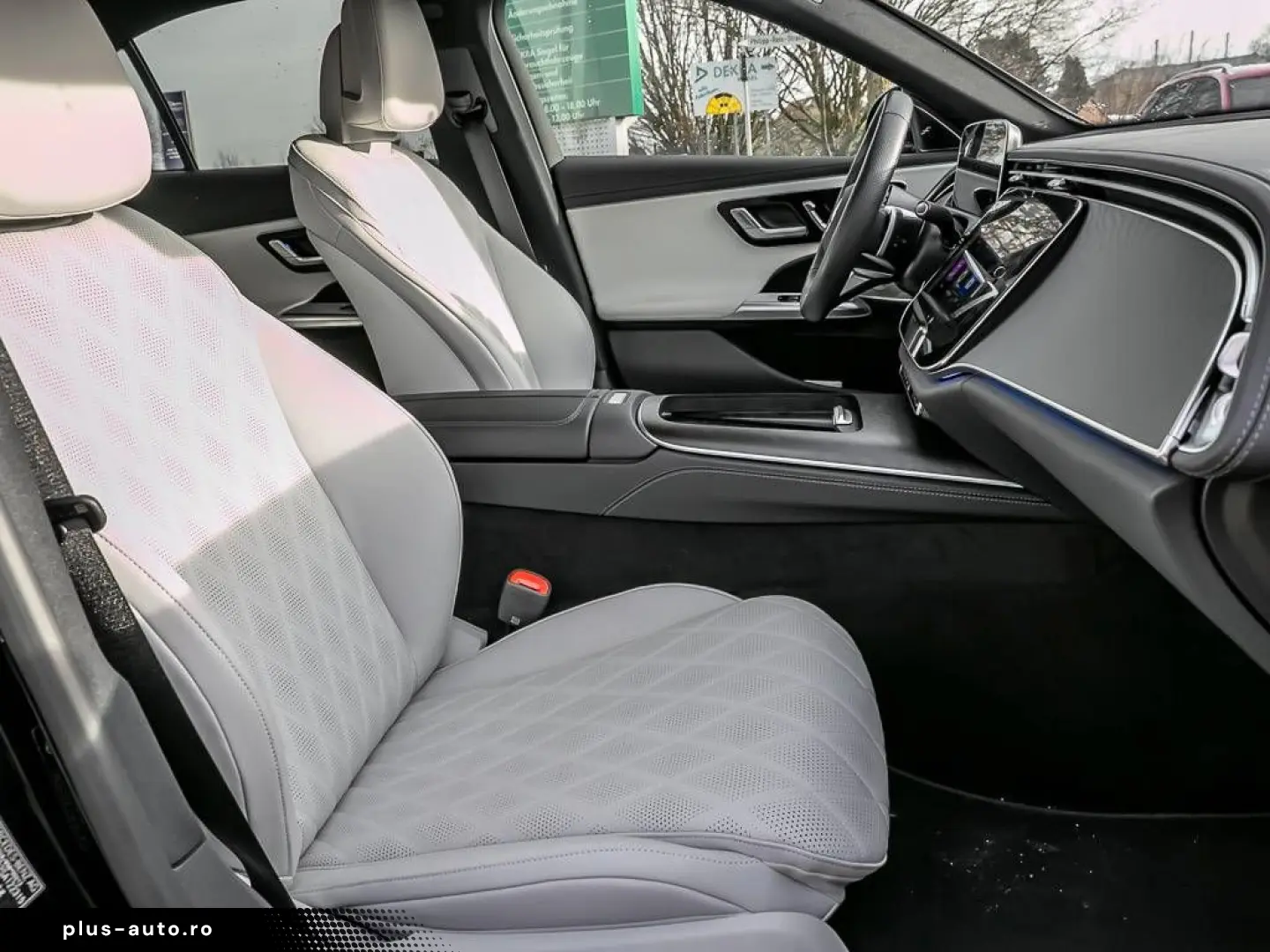 MERCEDES-BENZ E 400 e 4M AMG Premium Pano Leder Dist&hellip;