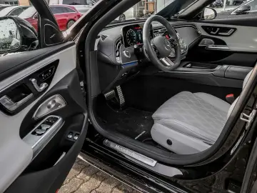 MERCEDES-BENZ E 400 e 4M AMG Premium Pano Leder Dist&hellip;