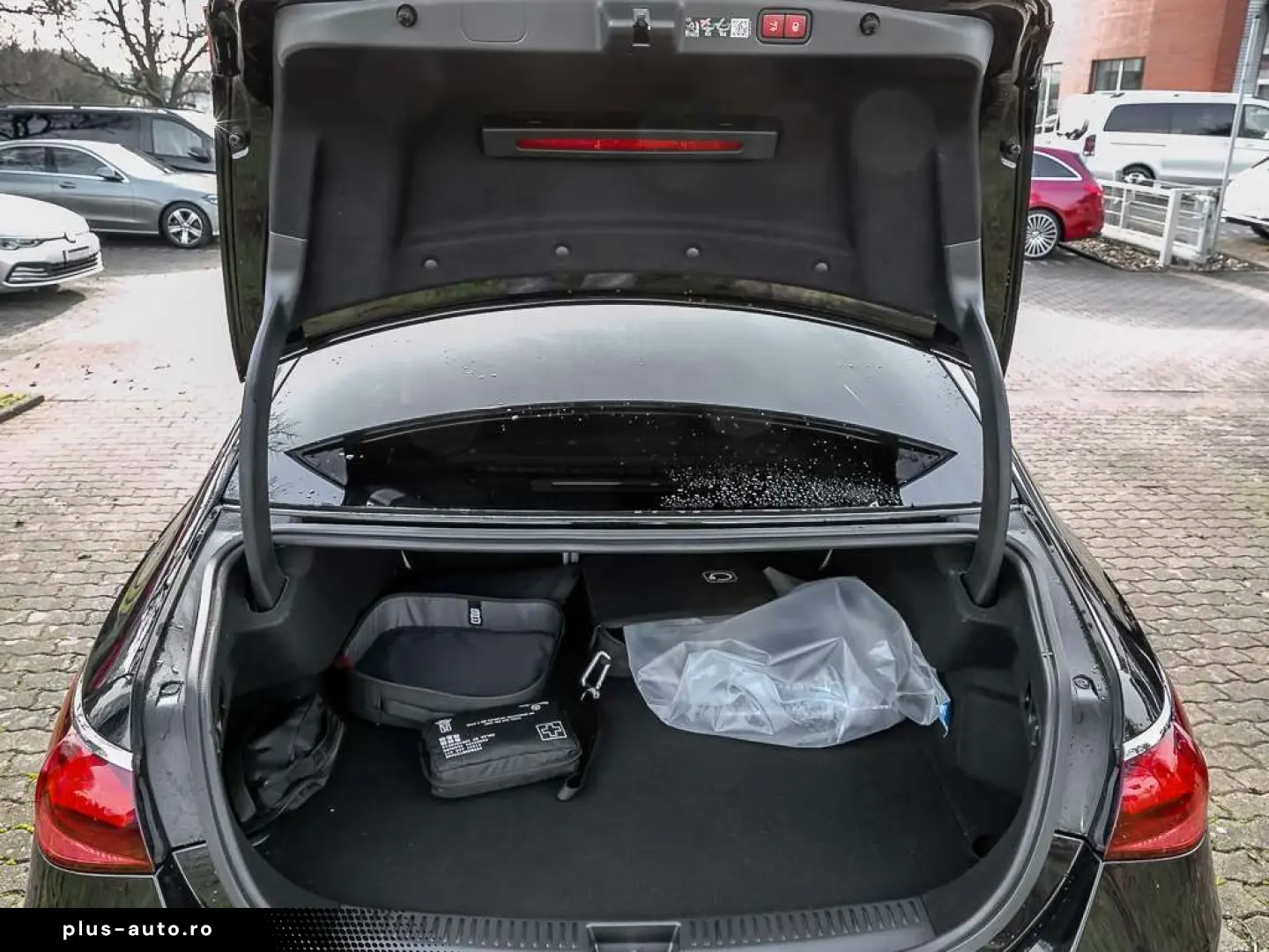 MERCEDES-BENZ E 400 e 4M AMG Premium Pano Leder Dist&hellip;