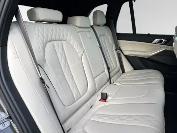 BMW X5 xDrive50e M Sport Pro Pano AHK Autobahnassist