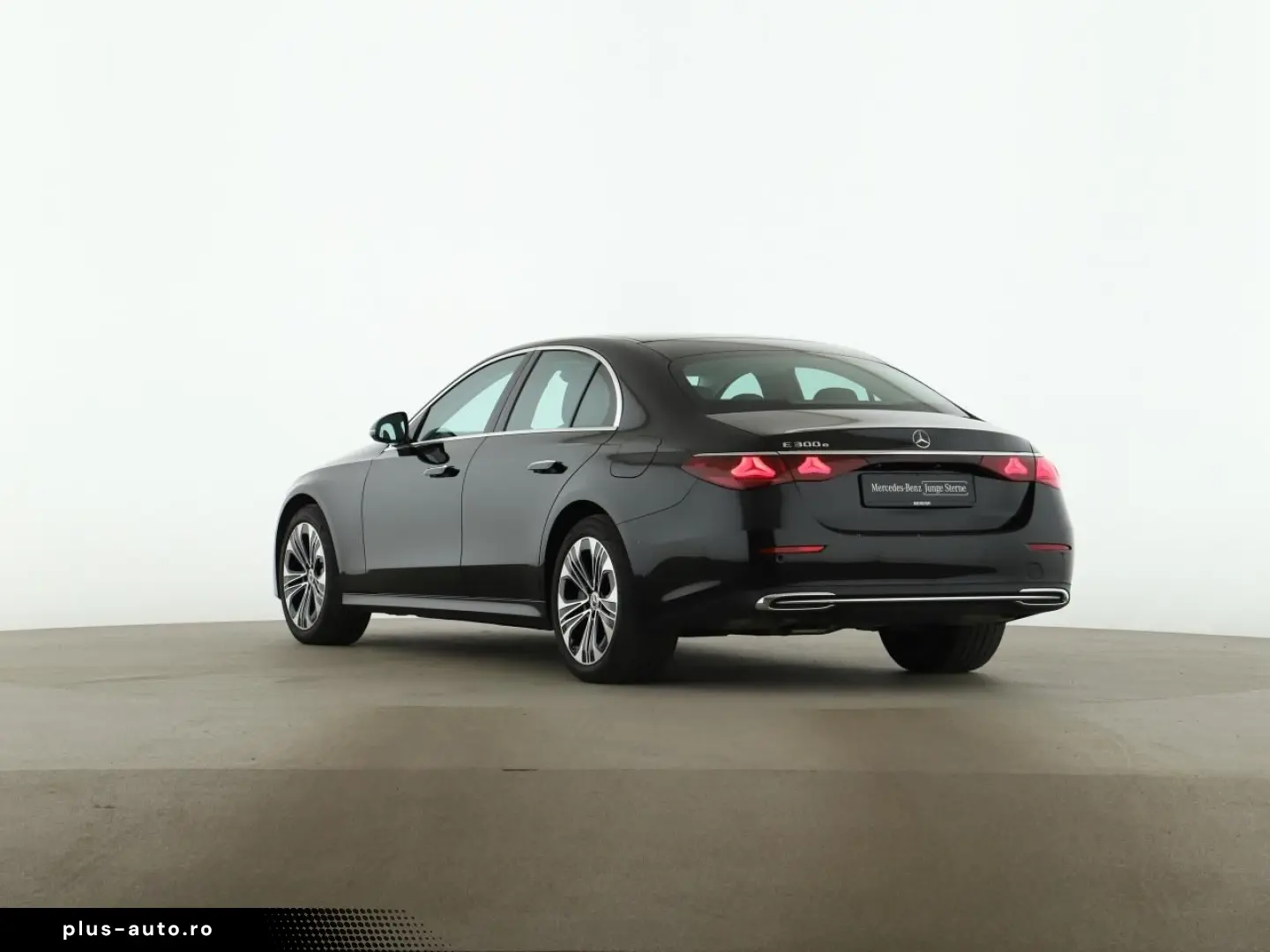 MERCEDES-BENZ E 300 e Avantgarde Distronic Ambiente 19 Zoll