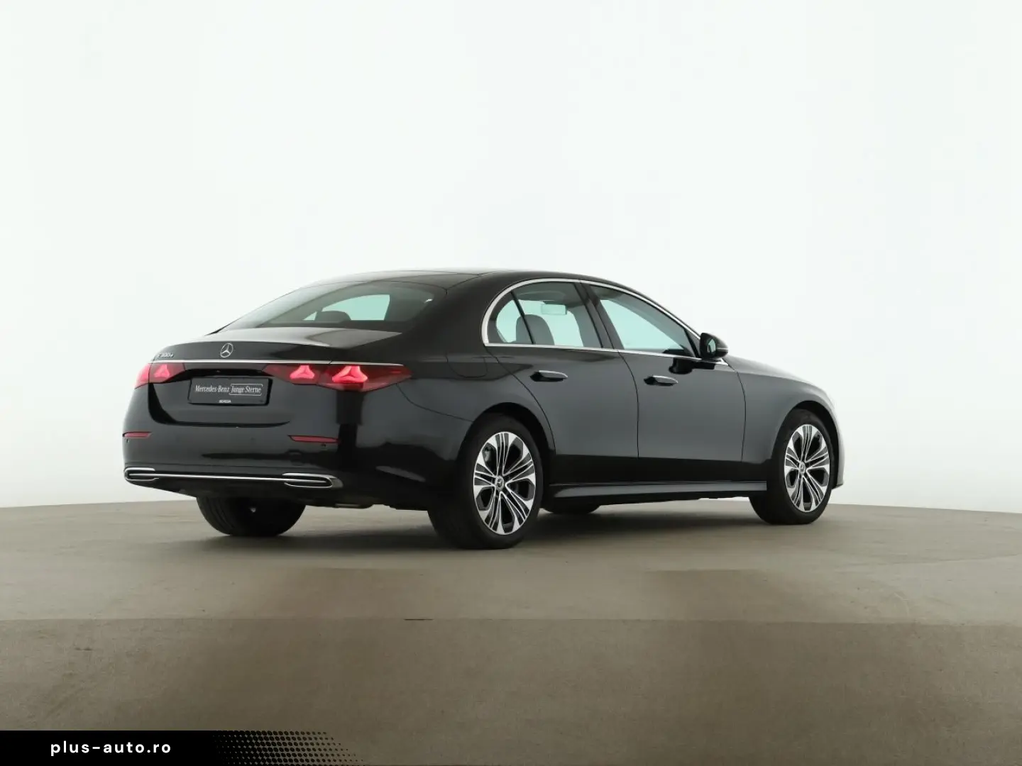 MERCEDES-BENZ E 300 e Avantgarde Distronic Ambiente 19 Zoll