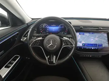 MERCEDES-BENZ E 300 e Avantgarde Distronic Ambiente 19 Zoll