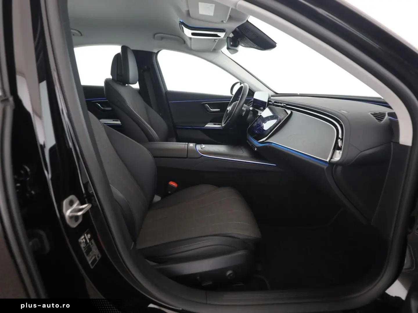 MERCEDES-BENZ E 300 e Avantgarde Distronic Ambiente 19 Zoll