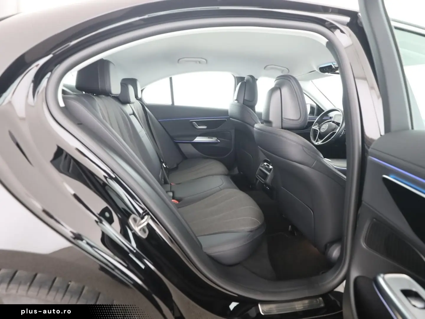 MERCEDES-BENZ E 300 e Avantgarde Distronic Ambiente 19 Zoll