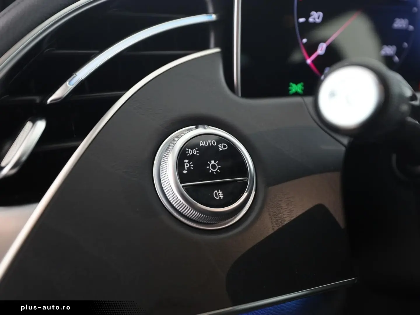 MERCEDES-BENZ E 300 e Avantgarde Distronic Ambiente 19 Zoll