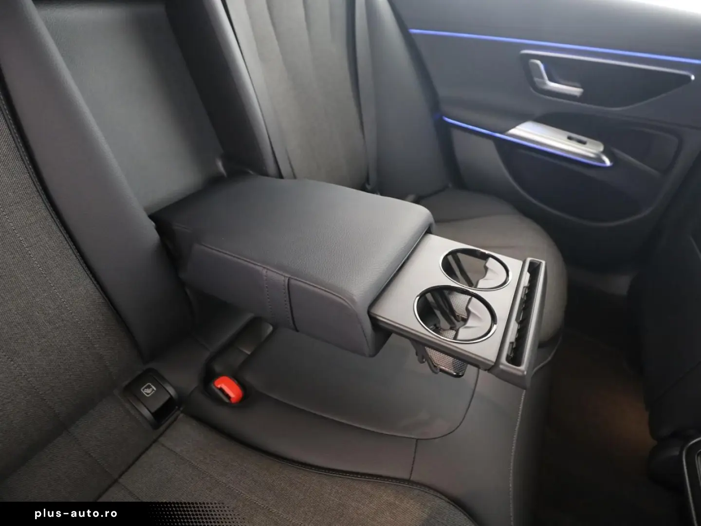 MERCEDES-BENZ E 300 e Avantgarde Distronic Ambiente 19 Zoll