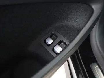 MERCEDES-BENZ E 300 e Avantgarde Distronic Ambiente 19 Zoll