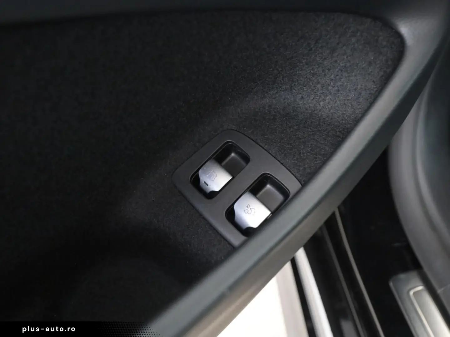 MERCEDES-BENZ E 300 e Avantgarde Distronic Ambiente 19 Zoll