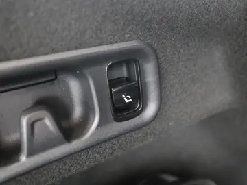 MERCEDES-BENZ E 300 e Avantgarde Distronic Ambiente 19 Zoll