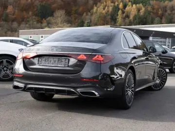 MERCEDES-BENZ E 300 e AMG-Sport Pano Burm Distr SHZ-&hellip;