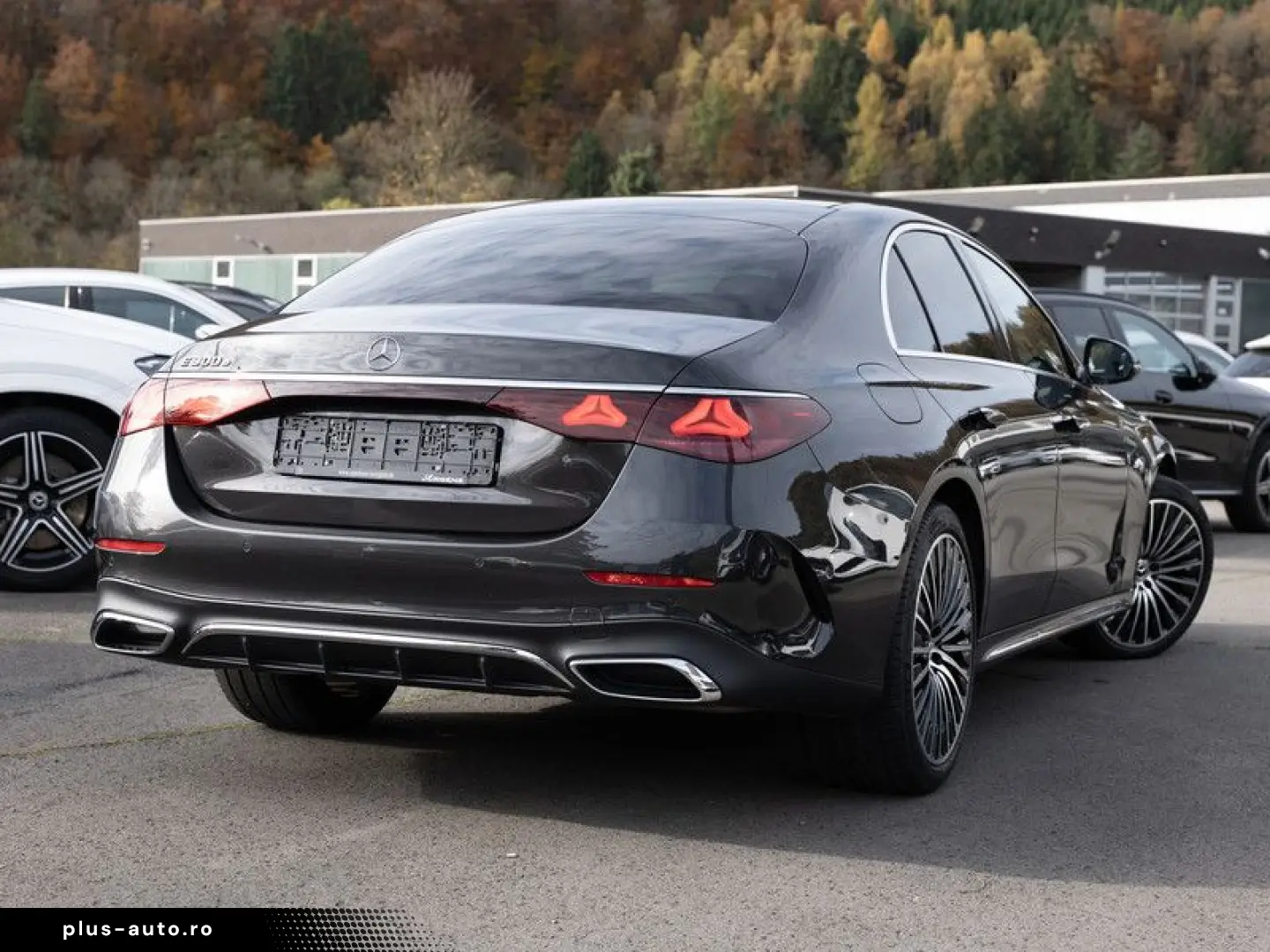 MERCEDES-BENZ E 300 e AMG-Sport Pano Burm Distr SHZ-&hellip;