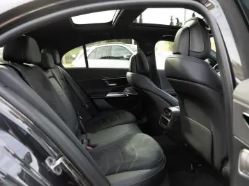 MERCEDES-BENZ E 300 e AMG-Sport Pano Burm Distr SHZ-&hellip;