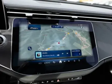 MERCEDES-BENZ E 300 e AMG-Sport Pano Burm Distr SHZ-&hellip;