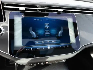 MERCEDES-BENZ E 300 e AMG-Sport Pano Burm Distr SHZ-&hellip;