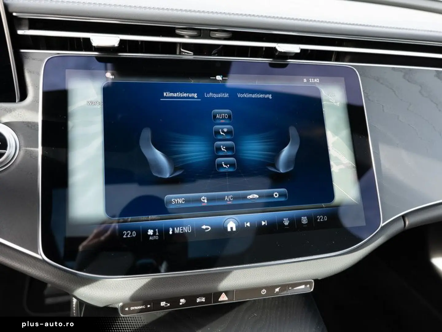 MERCEDES-BENZ E 300 e AMG-Sport Pano Burm Distr SHZ-&hellip;