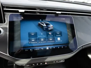 MERCEDES-BENZ E 300 e AMG-Sport Pano Burm Distr SHZ-&hellip;