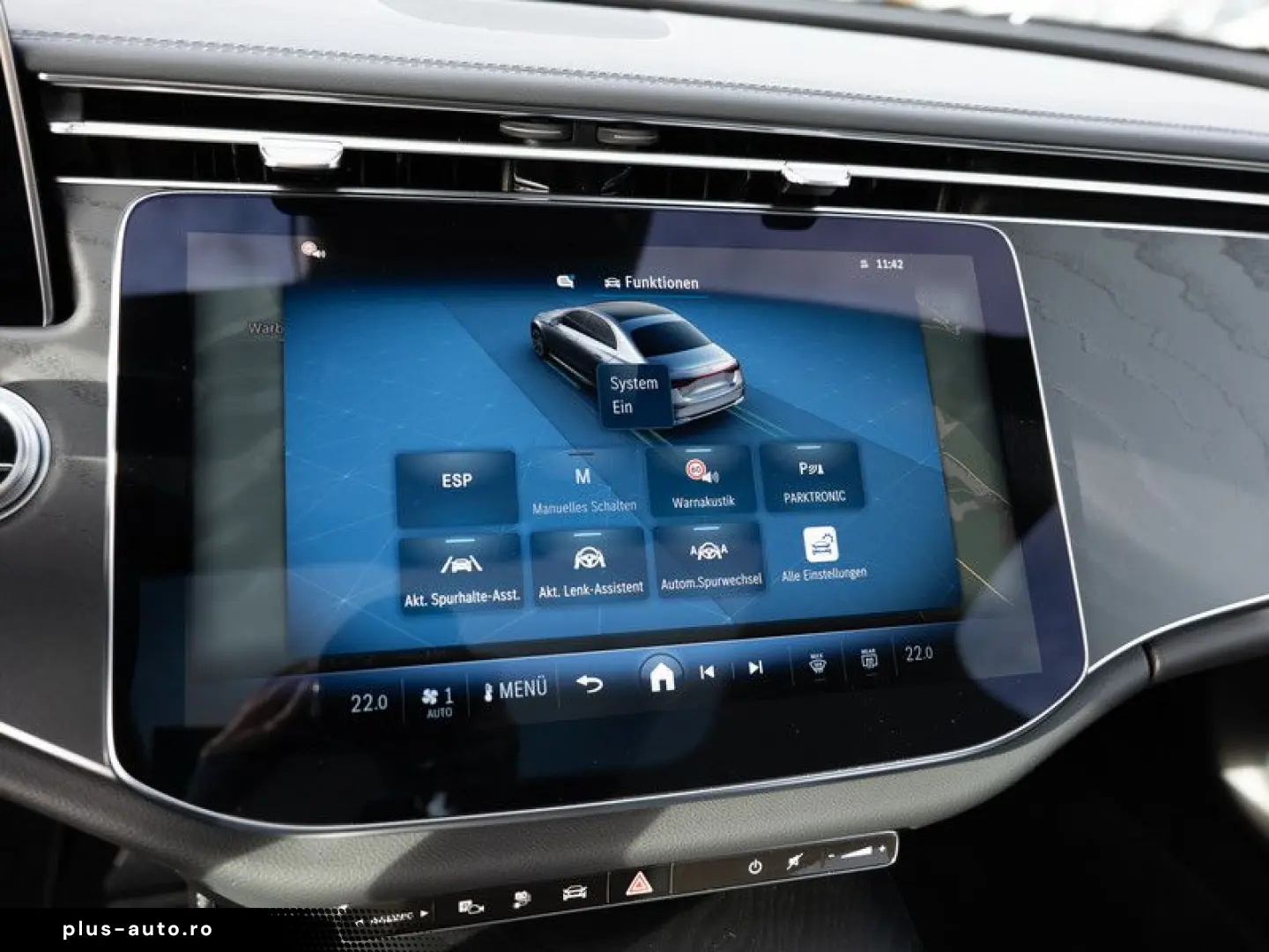 MERCEDES-BENZ E 300 e AMG-Sport Pano Burm Distr SHZ-&hellip;