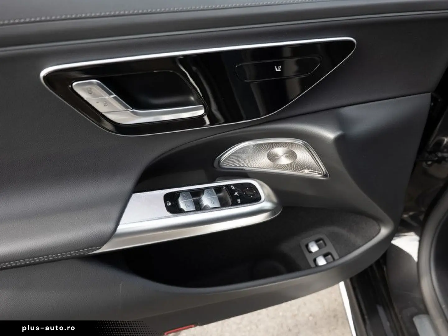 MERCEDES-BENZ E 300 e AMG-Sport Pano Burm Distr SHZ-&hellip;