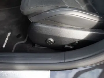 MERCEDES-BENZ E 300 e AMG-Sport Pano Burm Distr SHZ-&hellip;