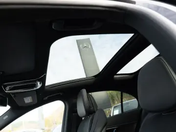 MERCEDES-BENZ E 300 e AMG-Sport Pano Burm Distr SHZ-&hellip;